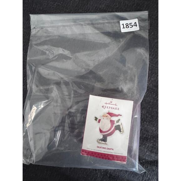 2013 Ice Skating Santa Claus Christmas Hallmark Keepsake Ornament - Picture 9 of 9